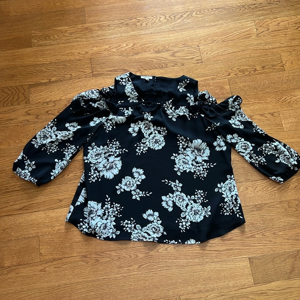 Women’s Open Shoulder Blouse